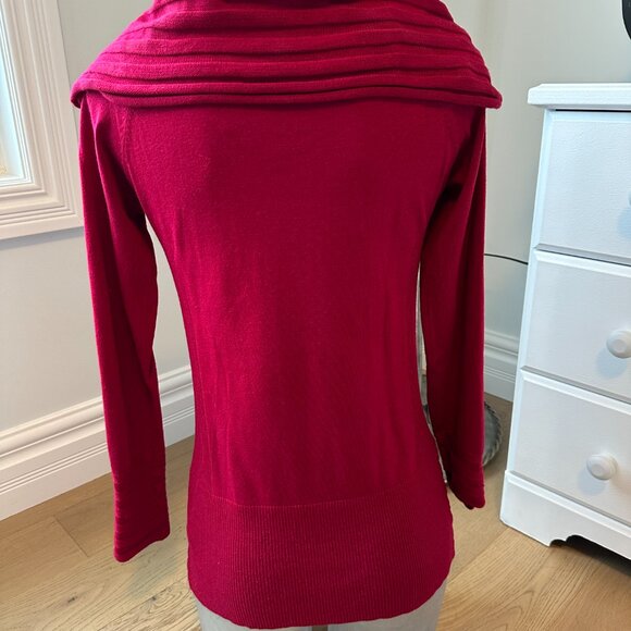 Sweater - Le Chateau - Size Medium - Picture 2 of 3